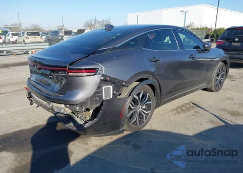 2024 Toyota Crown Xle z USA, uszkodzony, nr VIN JTDAAAAF3R3023388